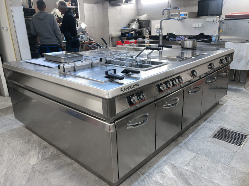 IMG_4032 Grandi cucine professionali svg+xml;charset=utf